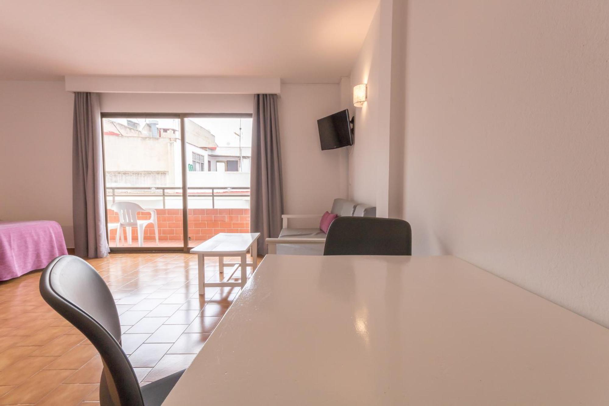 Apartamentos Orosol 2 By Typic Hotels San Antonio  Rom bilde
