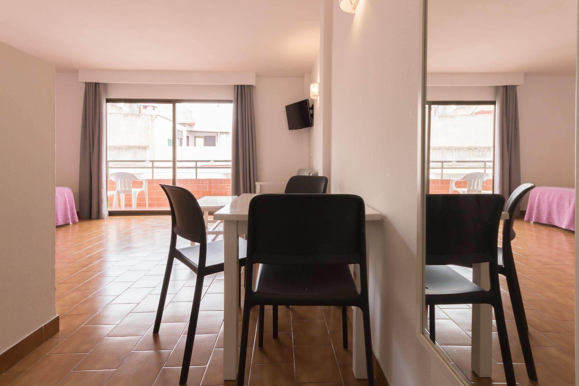 Apartamentos Orosol 2 By Typic Hotels San Antonio  Eksteriør bilde
