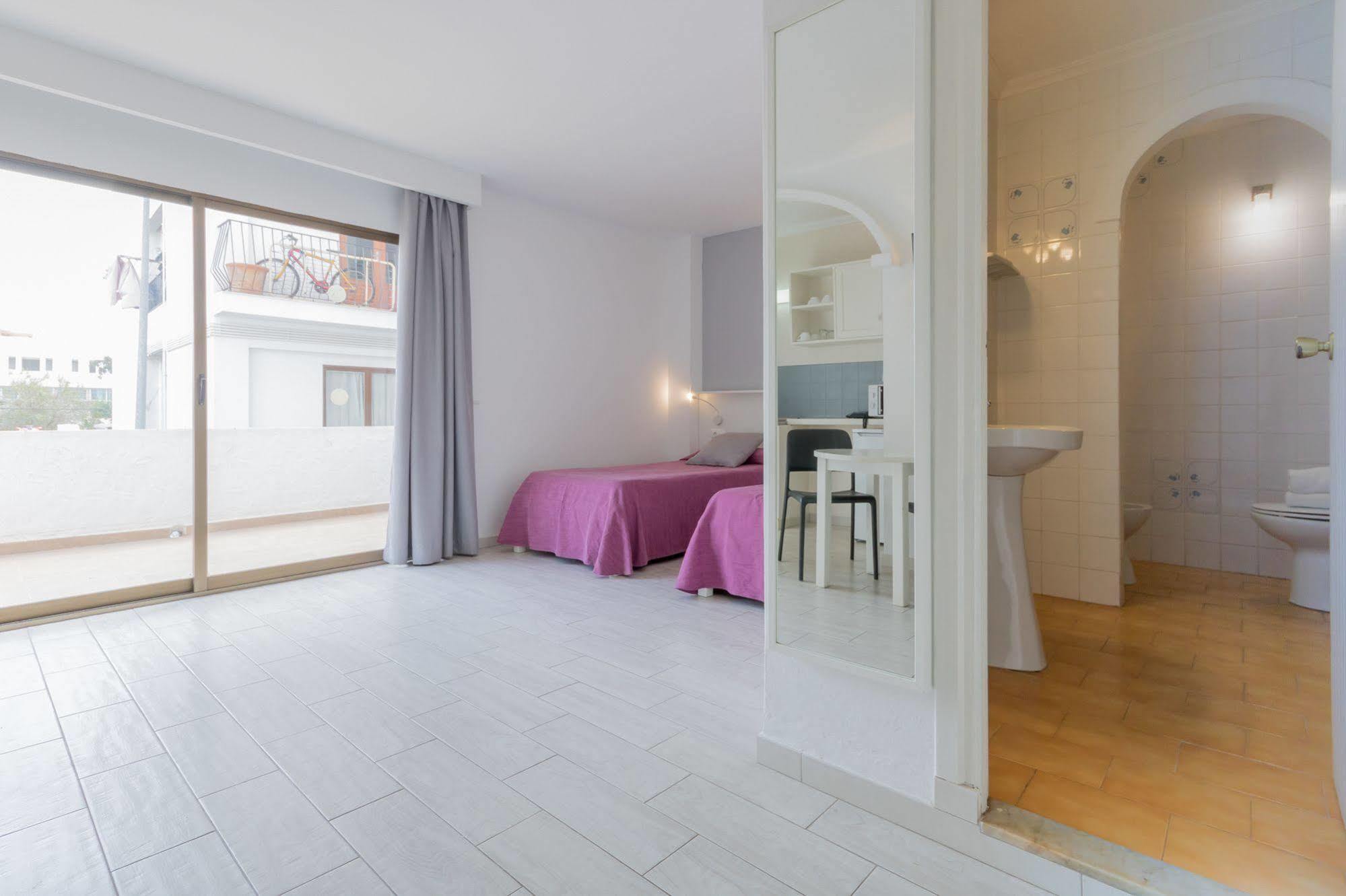 Apartamentos Orosol 2 By Typic Hotels San Antonio  Eksteriør bilde