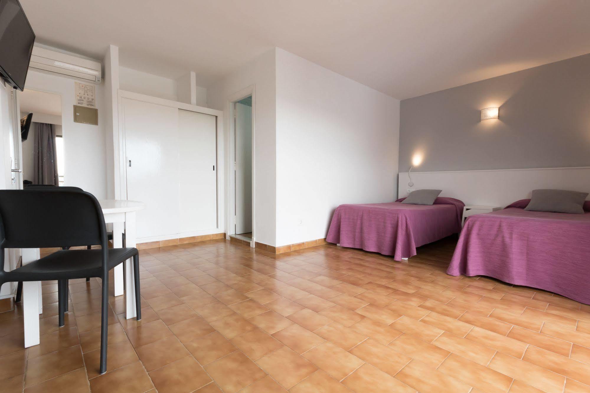Apartamentos Orosol 2 By Typic Hotels San Antonio  Eksteriør bilde