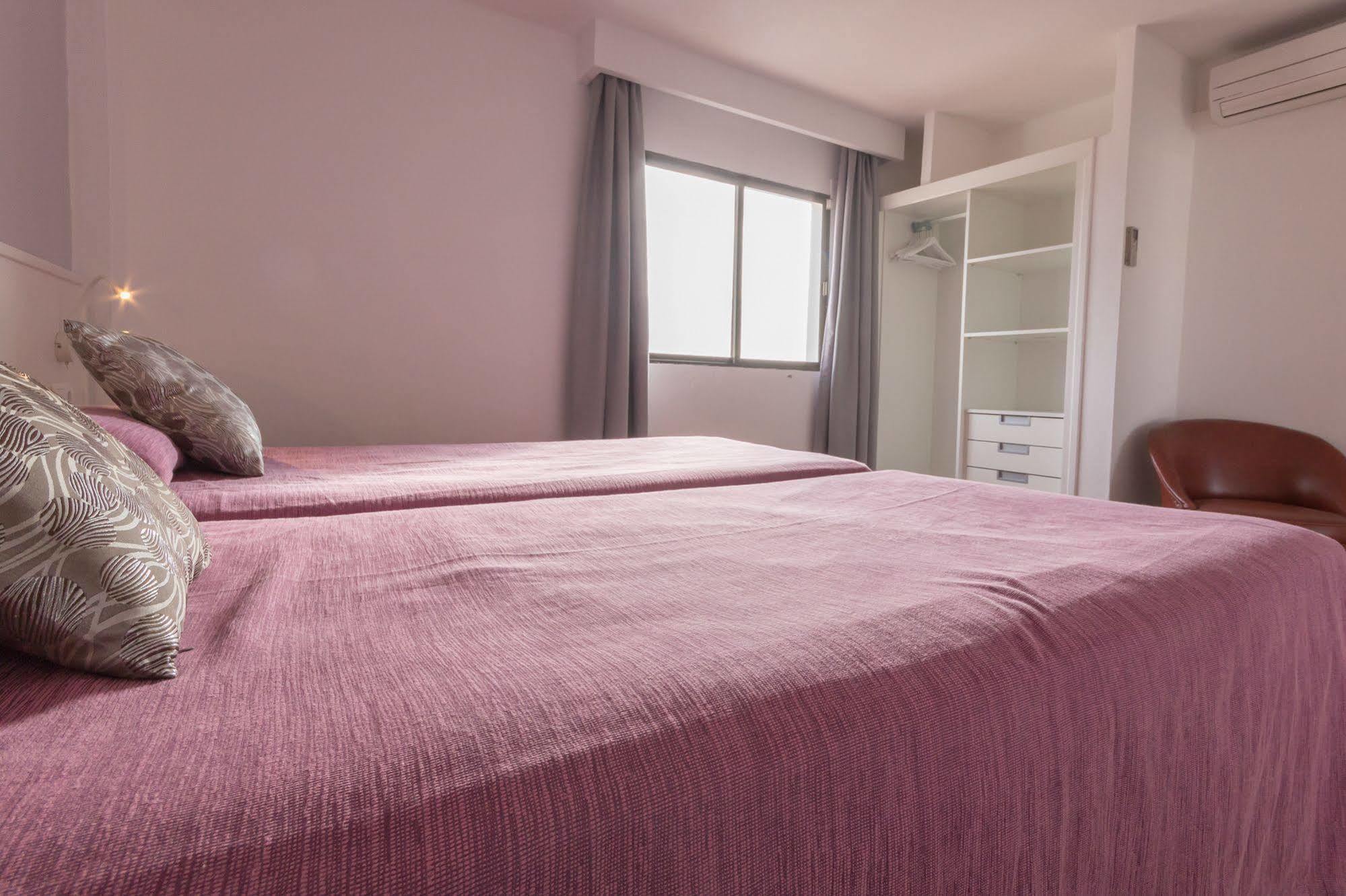 Apartamentos Orosol 2 By Typic Hotels San Antonio  Eksteriør bilde