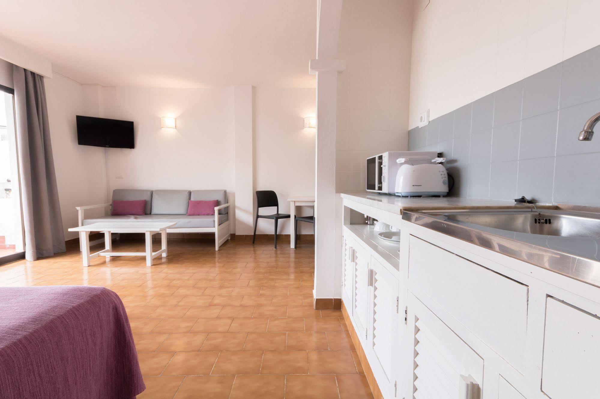Apartamentos Orosol 2 By Typic Hotels San Antonio  Eksteriør bilde
