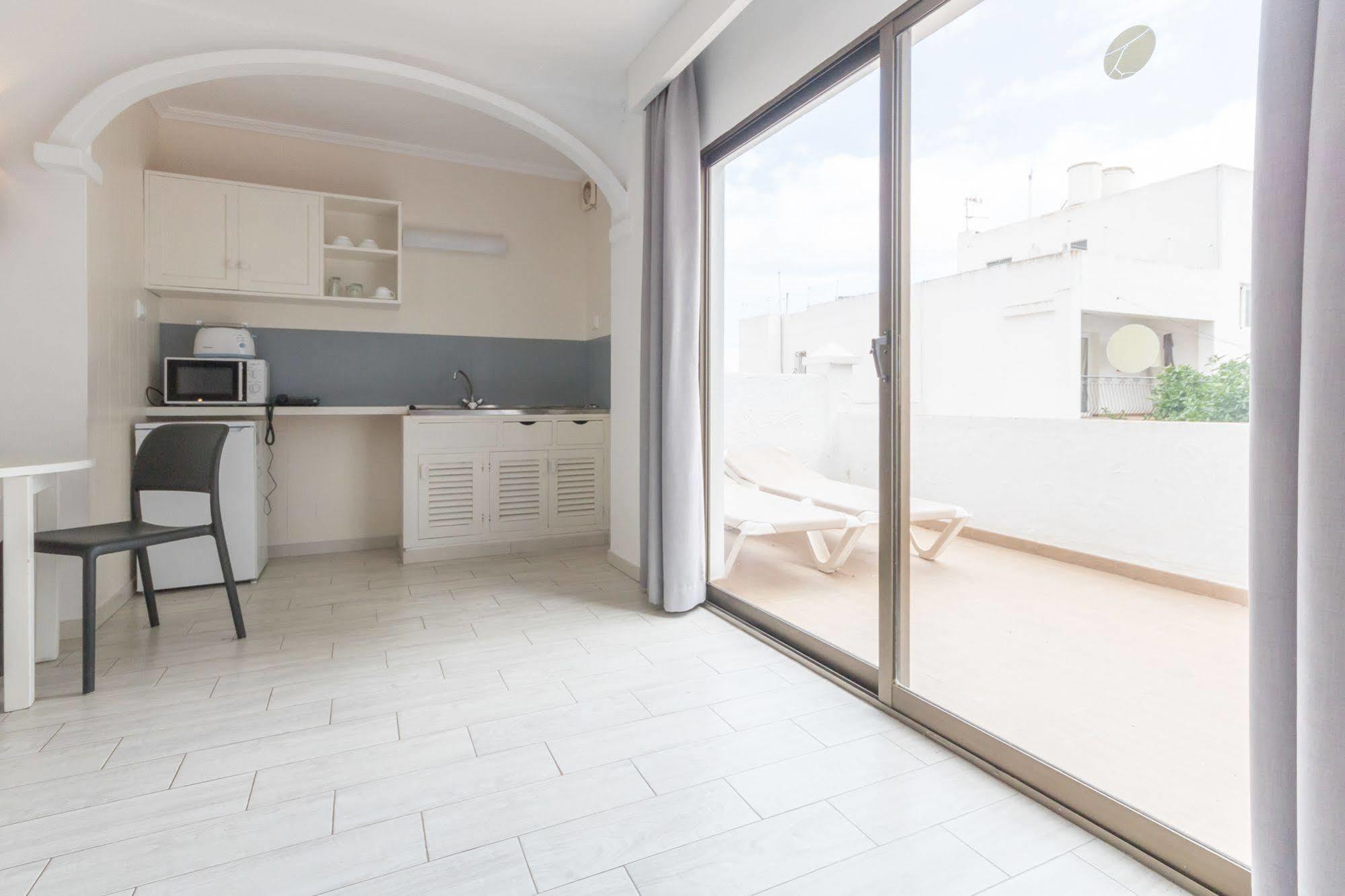 Apartamentos Orosol 2 By Typic Hotels San Antonio  Eksteriør bilde
