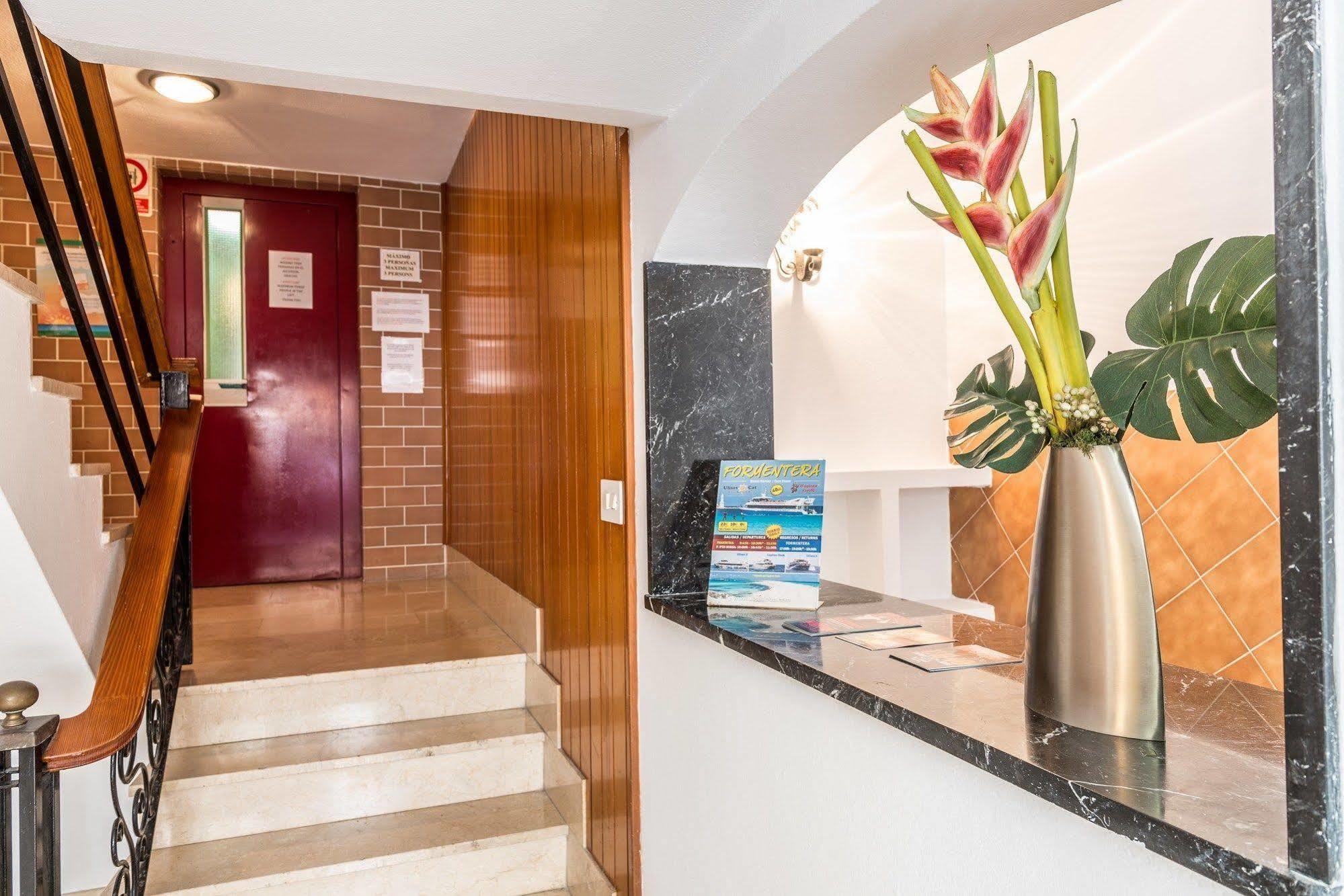 Apartamentos Orosol 2 By Typic Hotels San Antonio  Eksteriør bilde